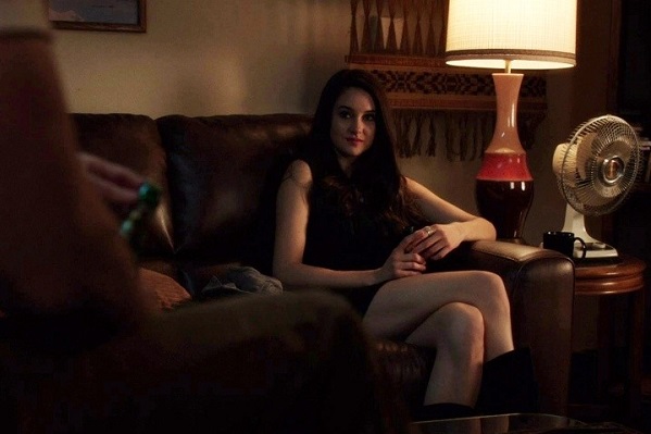 white-bird-in-a-blizzard02