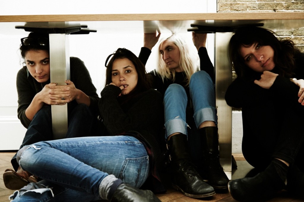 2013Nov18_Warpaint_Amsterdam0175FhrRLaananenUTR